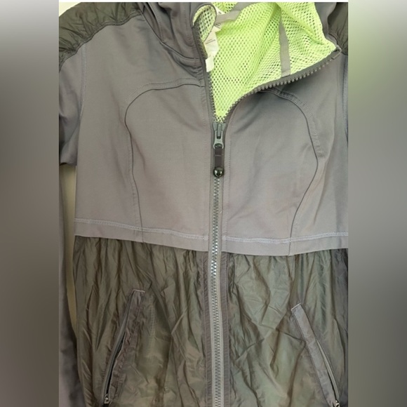 LULULEMON SUPER TRACKER JACKET Windbreaker Mesh/ nylon Hooded Grey SIZE 6 - Picture 5 of 6